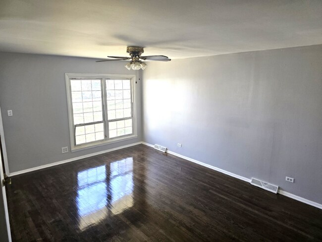 Building Photo - 13120 S Rhodes Ave