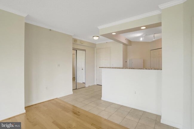 Foto del edificio - 3101 N Hampton Dr