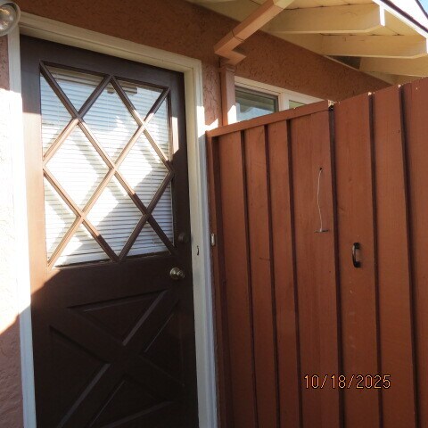 Foto del edificio - 2132 Town and Country Ln