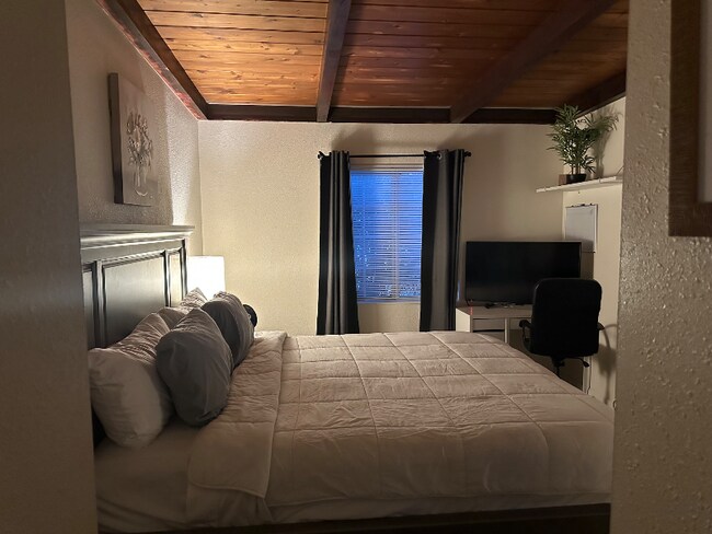 Foto del edificio - 434 Riverdale Dr