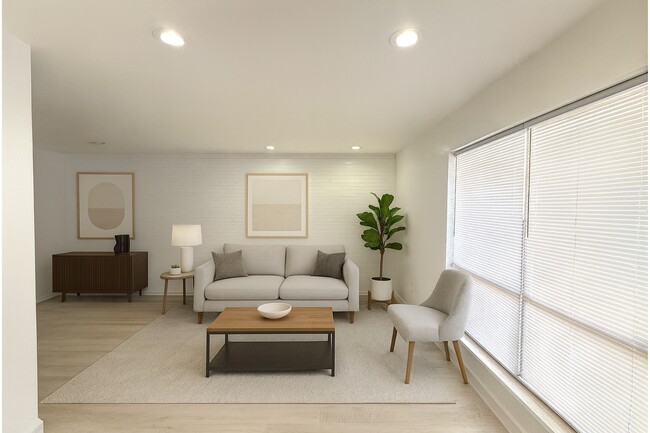 Building Photo - 2405 Mastin Lk Rd NW