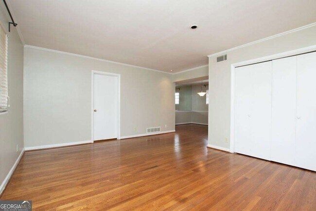 Foto del edificio - 3660 Peachtree Rd NE