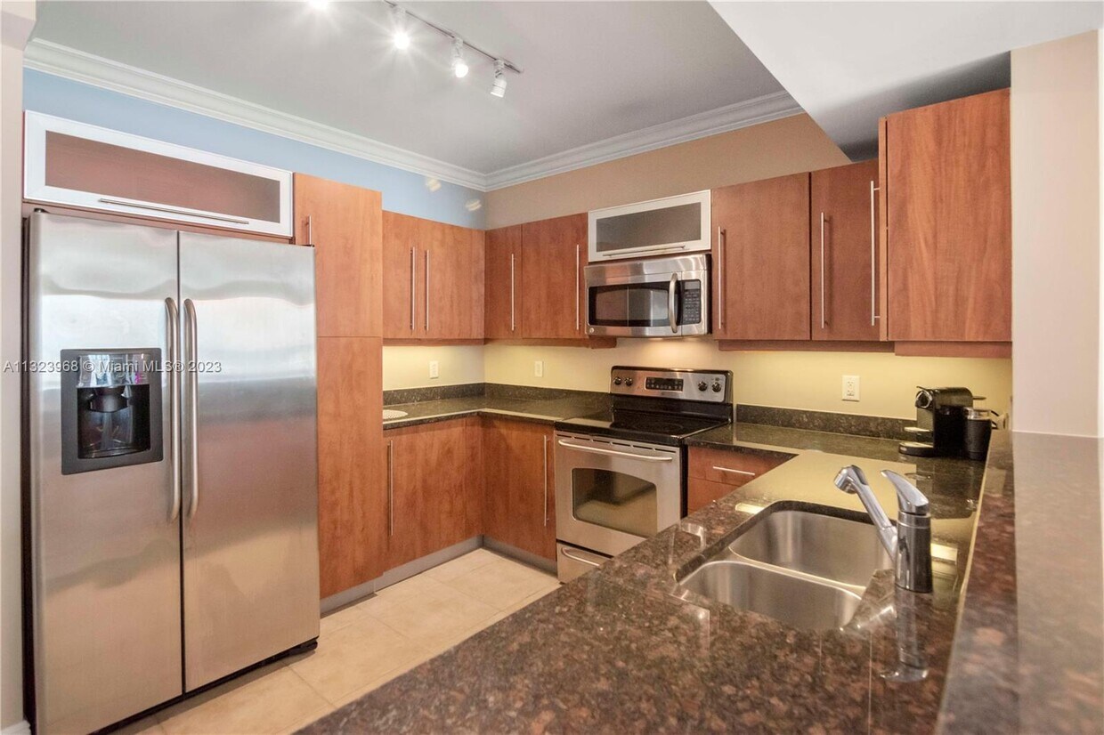 Primary Photo - 7350 SW 89th St