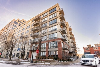 Building Photo - 1000 N Kingsbury St