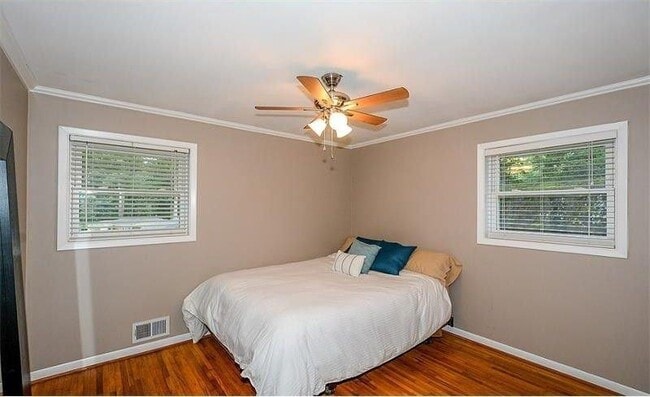 Foto del edificio - 2563 Dering Ct NE