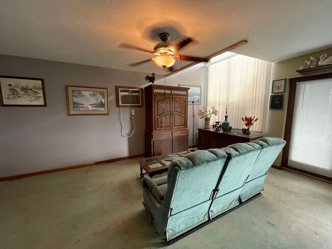 Foto del edificio - NEW ON MARKET // ALL BILLS PAID !