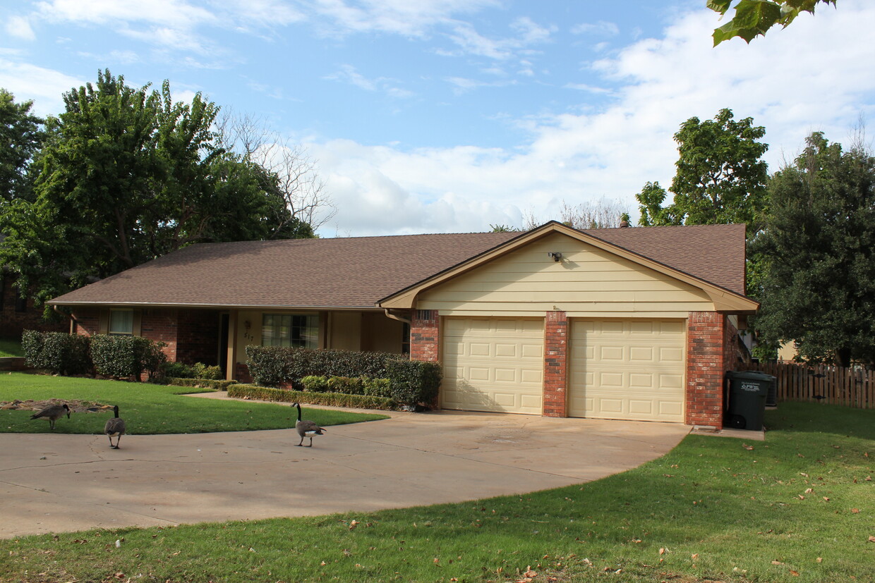 Primary Photo - 517 Partridge Ln