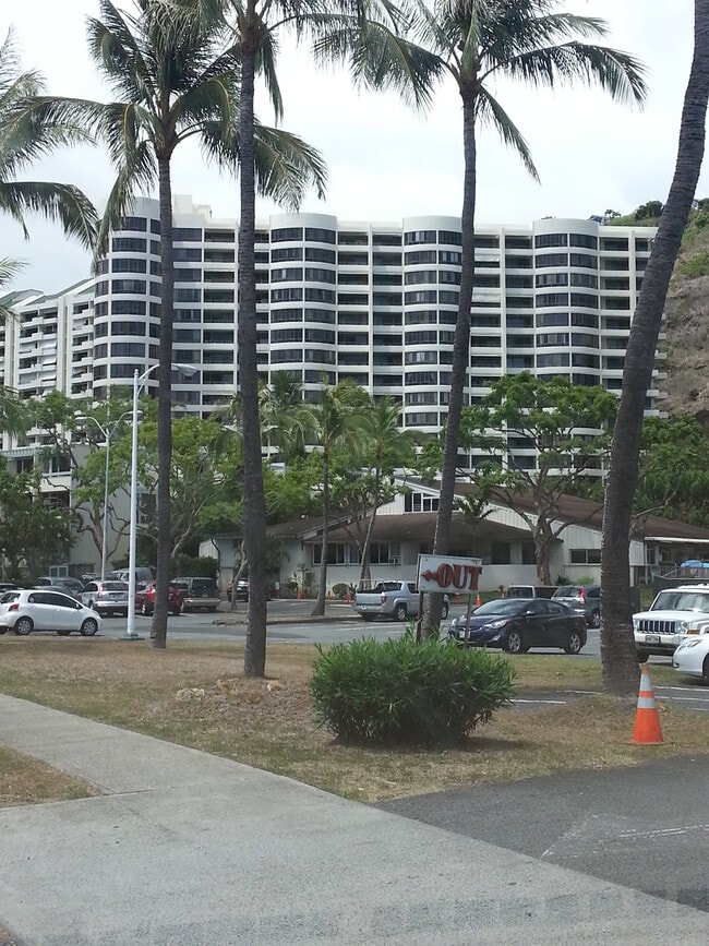 Building Photo - 6770 Hawaii Kai Dr
