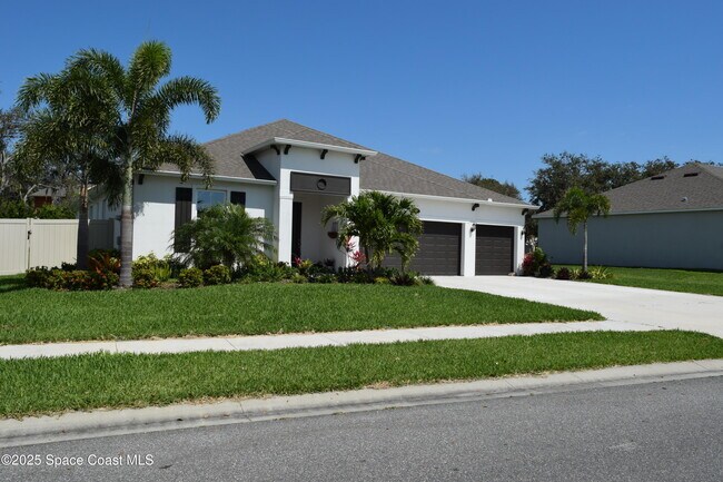 Building Photo - 1992 Killian Dr