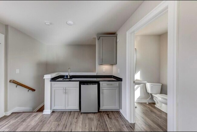 4th floor area - 1015 Brandsford St NW