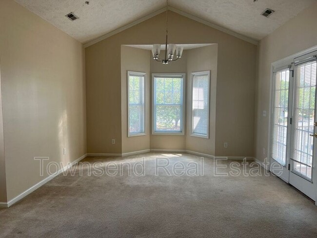 Foto del edificio - 824 Sage Creek Ln