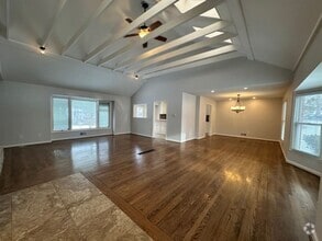 Building Photo - 10240 Granada Ln