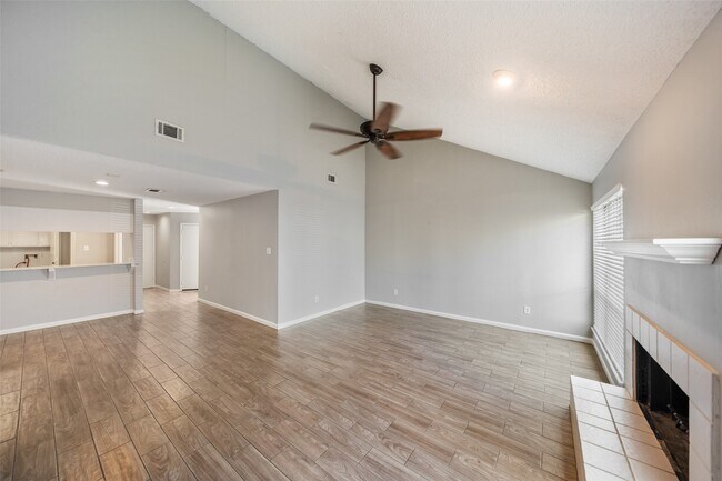 Foto del edificio - 20309 Sunny Shores Dr