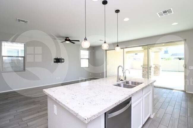 Foto del edificio - 9911 E Telemetry Dr