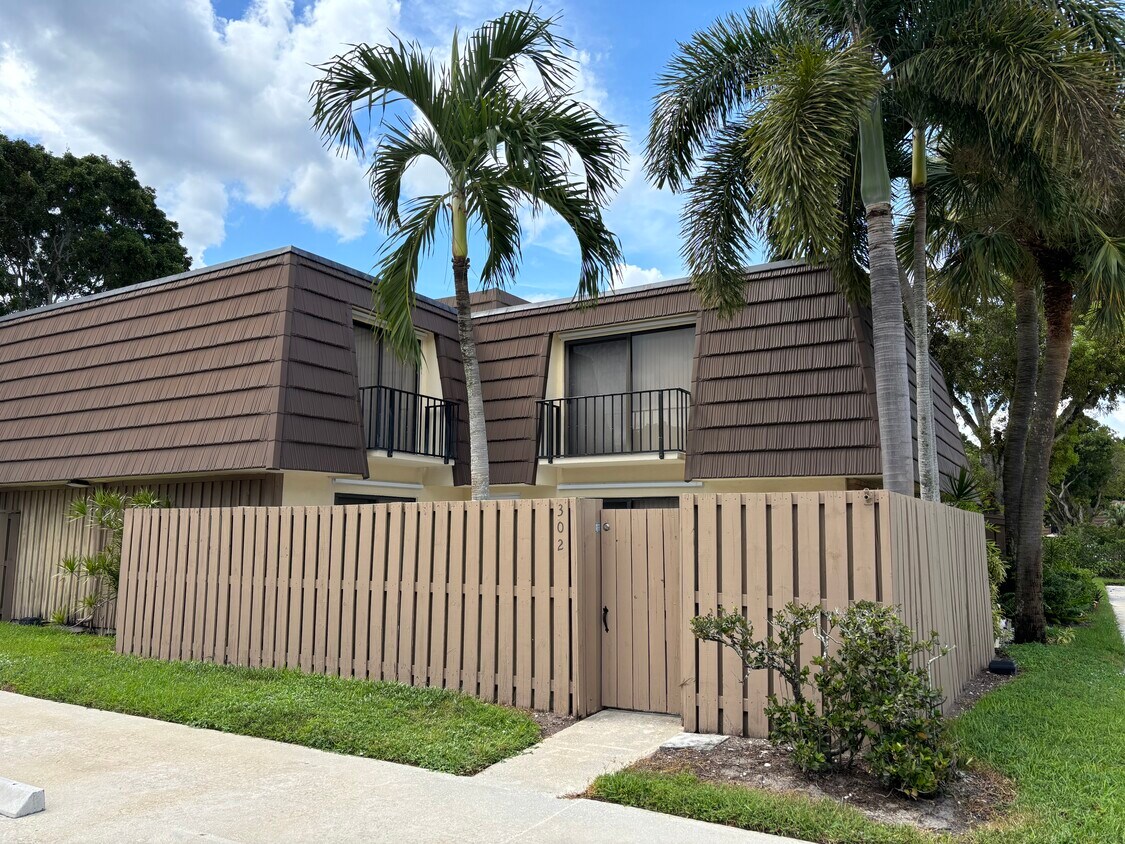Foto principal - 302 3rd Ct