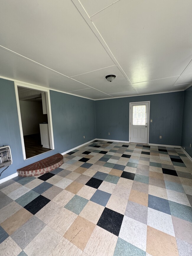 Living room - 24234 Chinquapin Rd