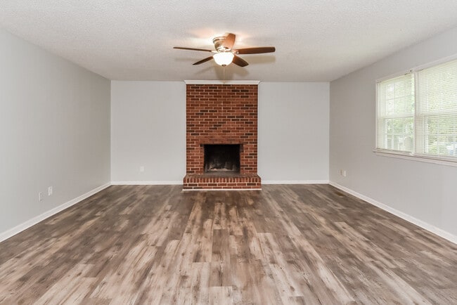 Building Photo - 105 Windmill Orchard Rd