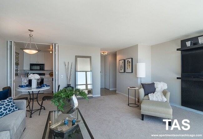 Foto del edificio - 3450 N Lake Shore Dr