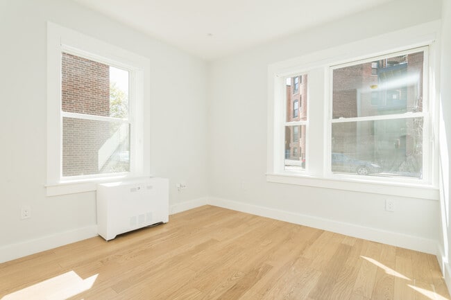 Building Photo - 41 Radnor Rd
