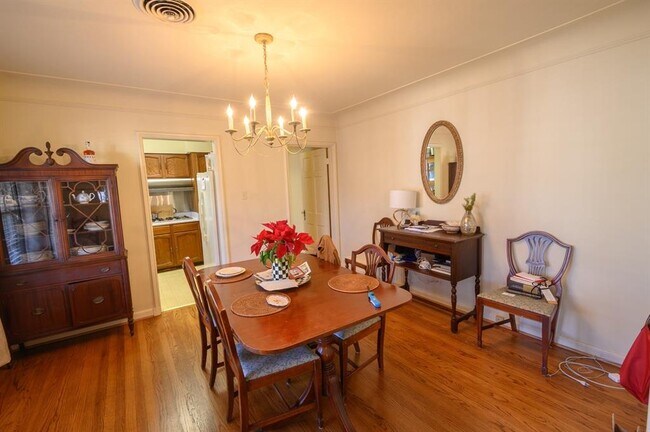 Foto del edificio - 4501 Emerson Ave