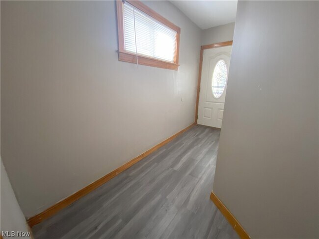Foto del edificio - 11600 Beulah Ave