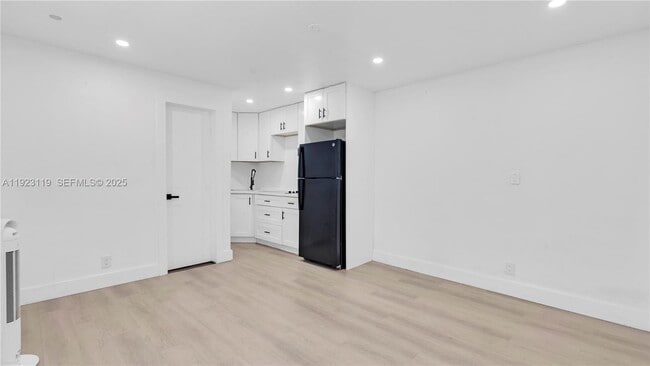 Foto del edificio - 32 SW 9th St