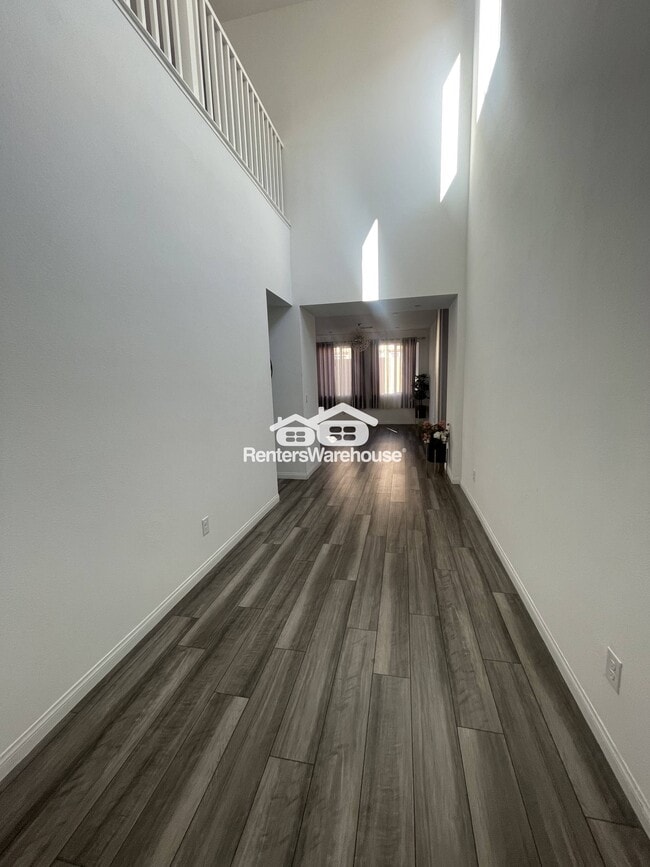 Building Photo - 856 Benning St