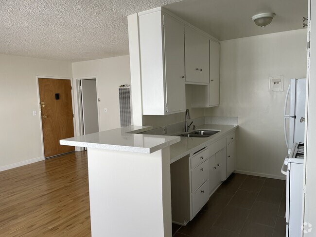Building Photo - Malia's Apartments