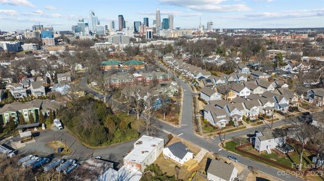 Building Photo - 1902 Baxter St