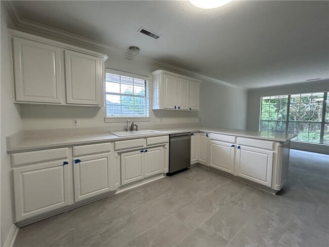 Building Photo - 1826 N Glenbrook Pl