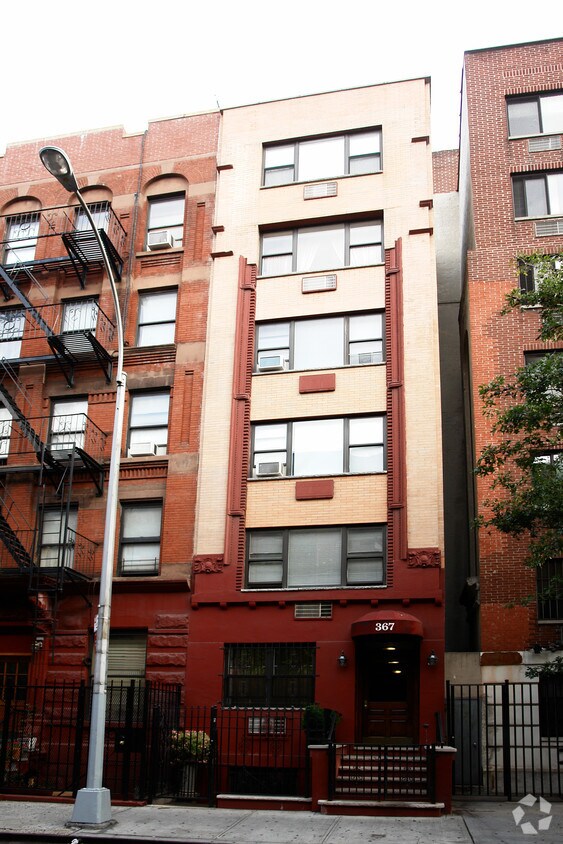 Foto del edificio - 367 W 48th St