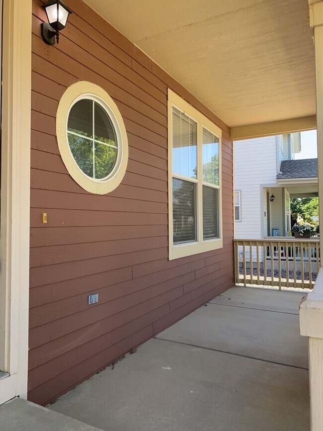 Foto del edificio - Beautiful 2-Story home near Ft Collins Country Club with easy access to I-25.