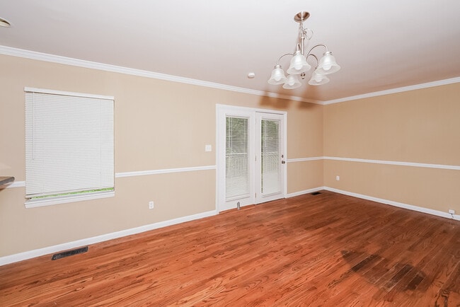 Building Photo - Chalet Style Home in Pinson, Available Now!