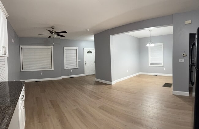 Living and Dining Area - 17 Williams St