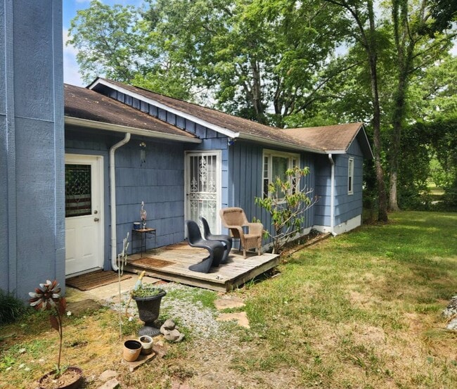 Building Photo - 5209 Taft Hwy