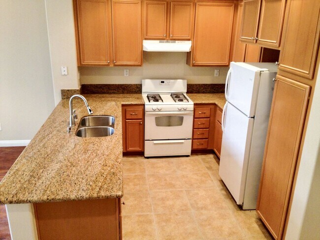 Foto del edificio - Lovely Townhouse Located in Lake Elsinore!