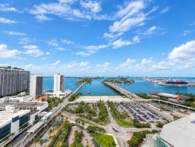Foto del edificio - 1400 Biscayne Blvd