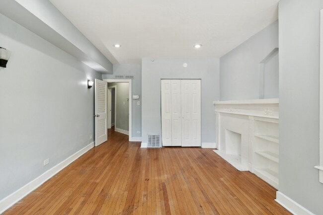 Foto del edificio - 8045 S Maryland Ave