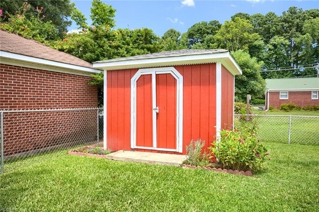 Building Photo - 13 Wendfield Cir