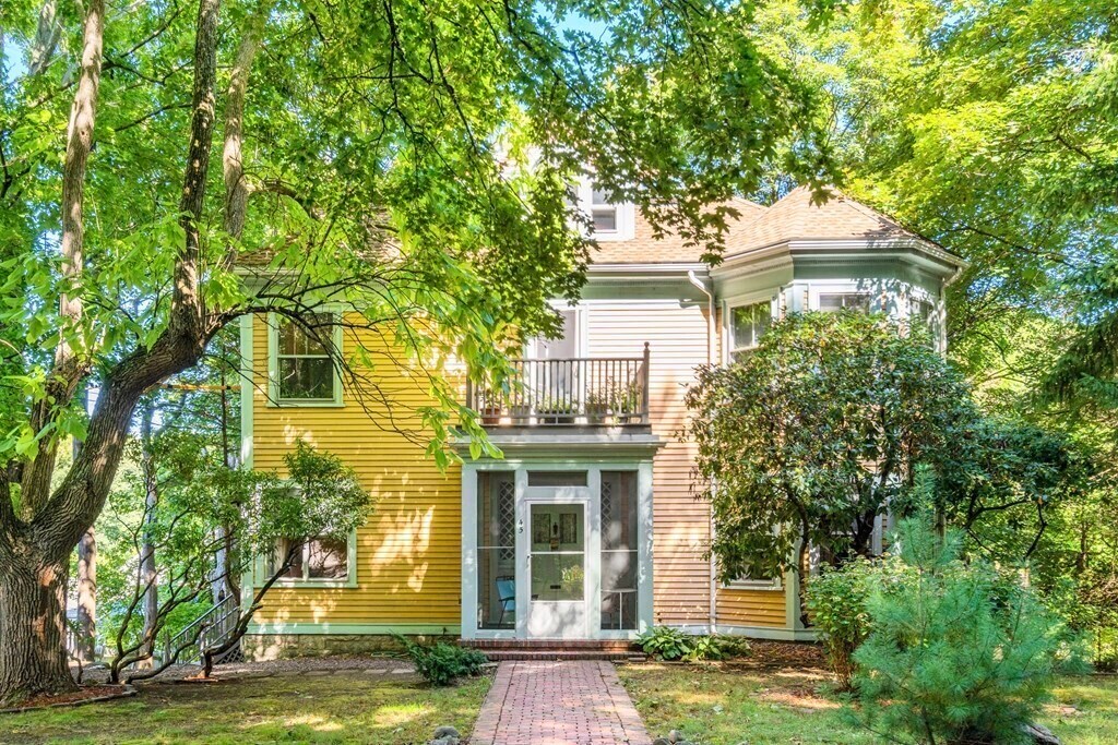 45 Warren St Unit 1, Newton, MA 02459 Condo for Rent in Newton, MA