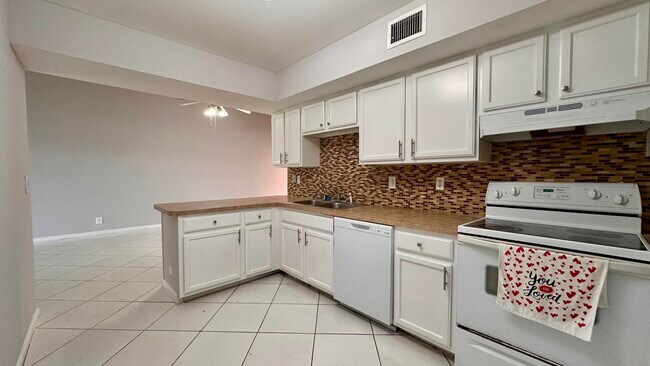Building Photo - 3150 Leewood Terrace