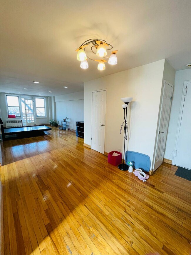Foto del edificio - 2035 E 7th St