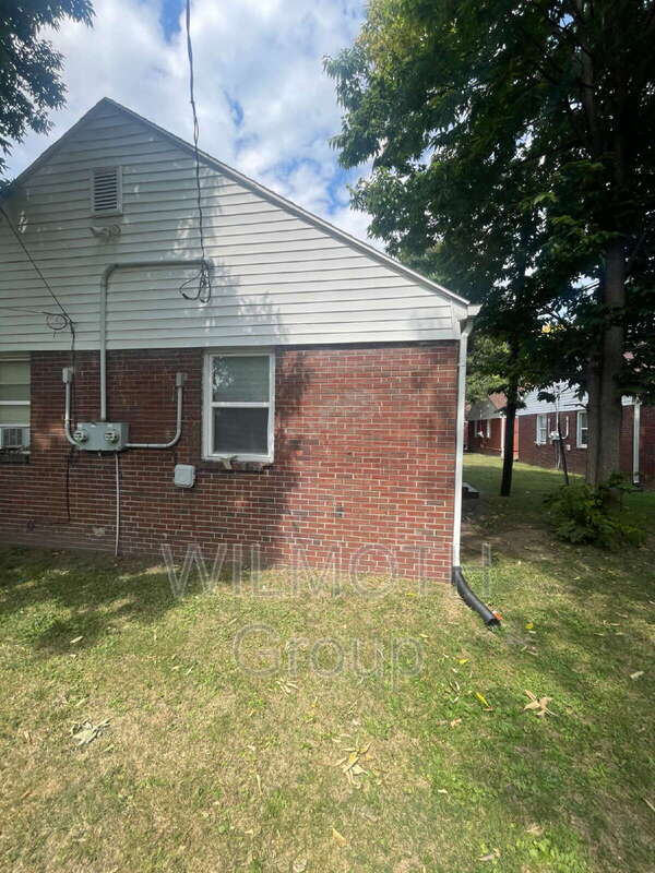 Foto del edificio - 615 N Tibbs Ave