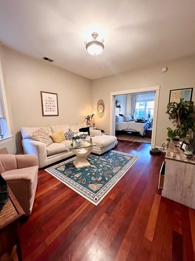 Building Photo - 2303 W North Ave