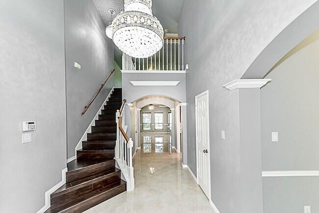 Building Photo - 21515 Santa Clara Dr