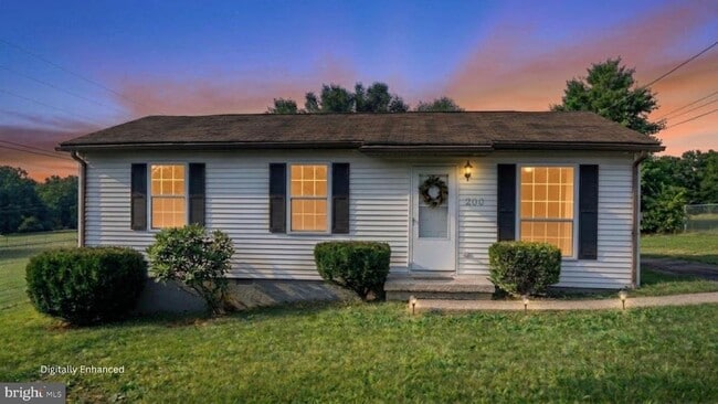 Building Photo - 200 Peach Tree Dr