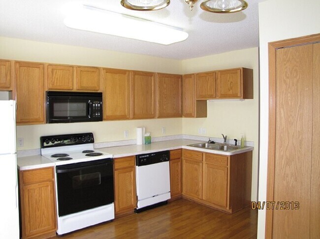 Building Photo - 1370 Idlewood Way