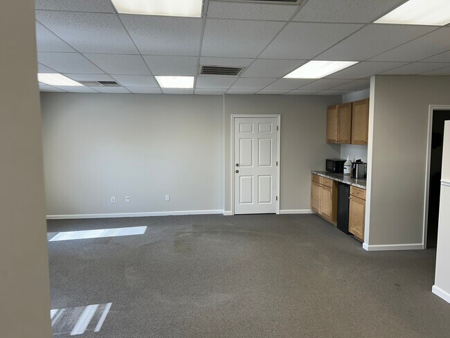 Foto del edificio - 3696 Waterlick Rd