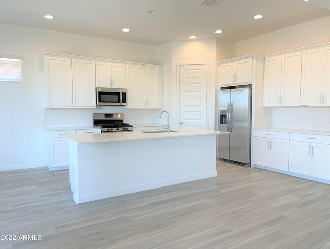 Building Photo - 4018 W la Mirada Dr