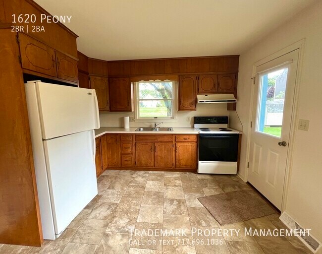 Building Photo - Spacious 2 Bedroom Town Home